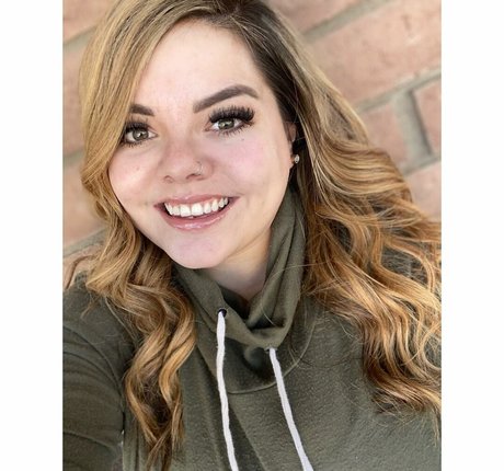 Lilly Zamora