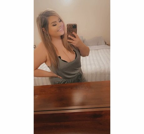 Foto desnuda filtrada de OnlyFans de Lilly Zamora