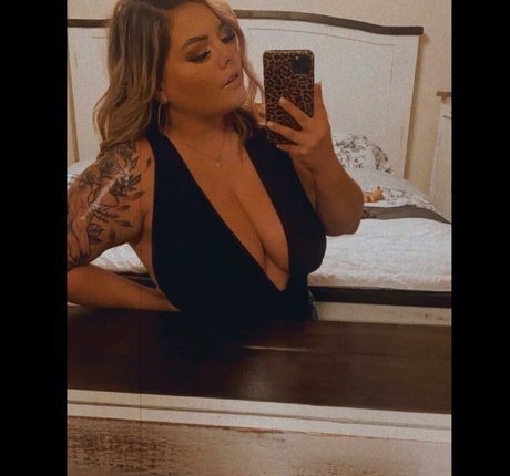 Lilly Zamora