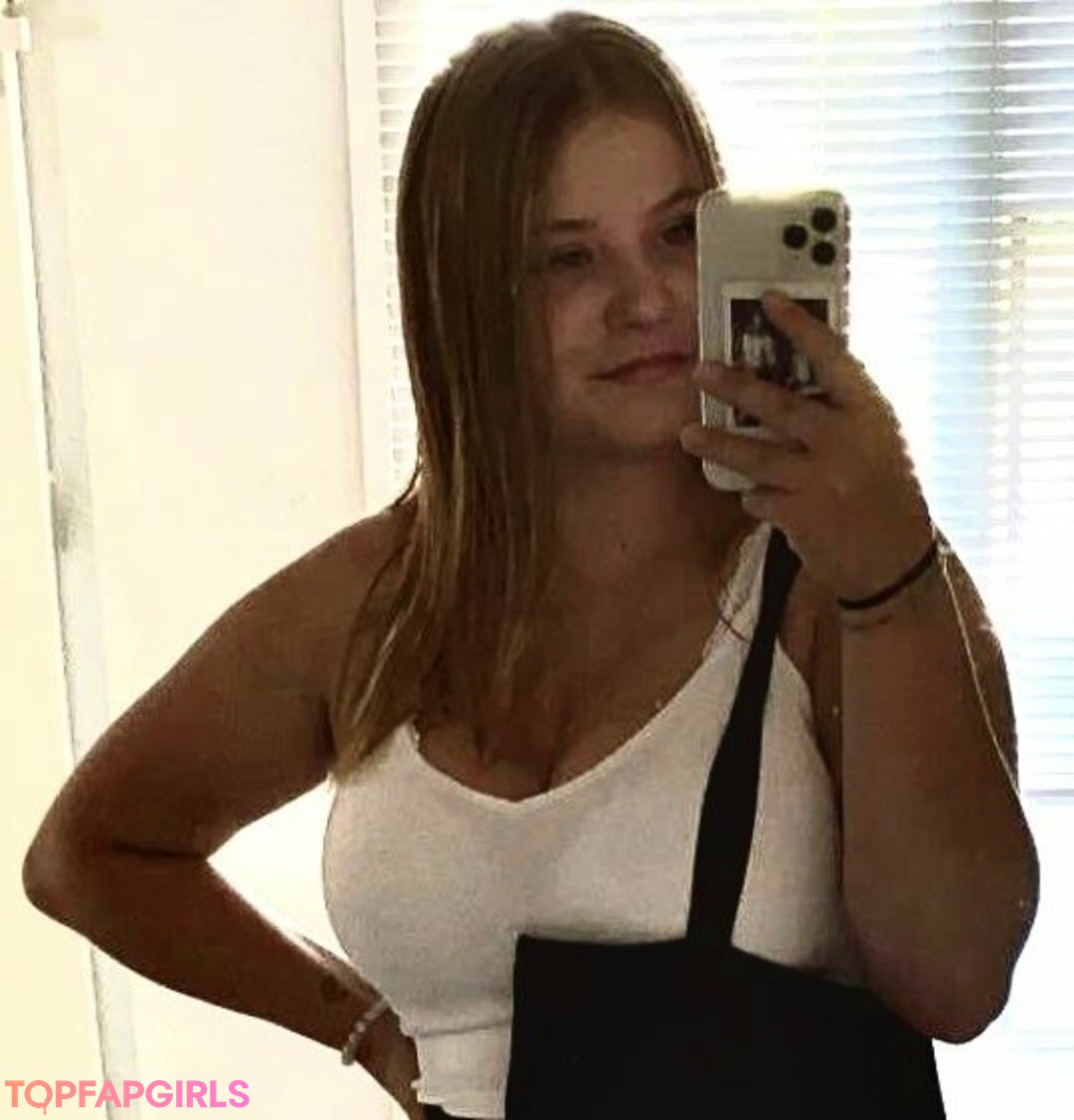 Foto desnuda filtrada de OnlyFans de Aline Zwahlen #133 Foto desnuda filtrada de OnlyFans de Aline Zwahlen #133