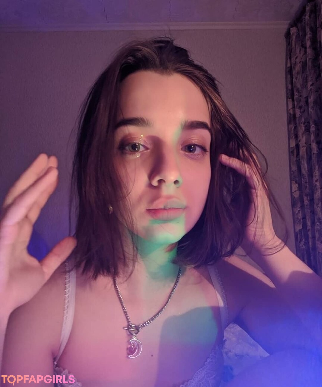 Foto desnuda filtrada de OnlyFans de Yourlovesofia #15 Foto desnuda filtrada de OnlyFans de Yourlovesofia #15