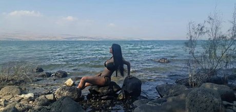 Foto desnuda filtrada de OnlyFans de Sara Avni