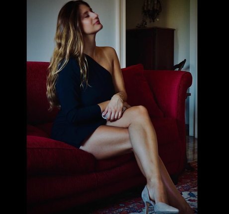 Elissa T