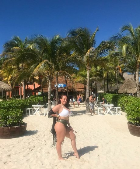 Foto desnuda filtrada de OnlyFans de Sydney Martichuski