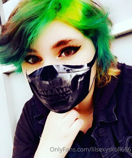 skylarrosezombiez