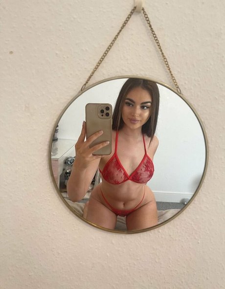 Foto desnuda filtrada de OnlyFans de Lily Macsall