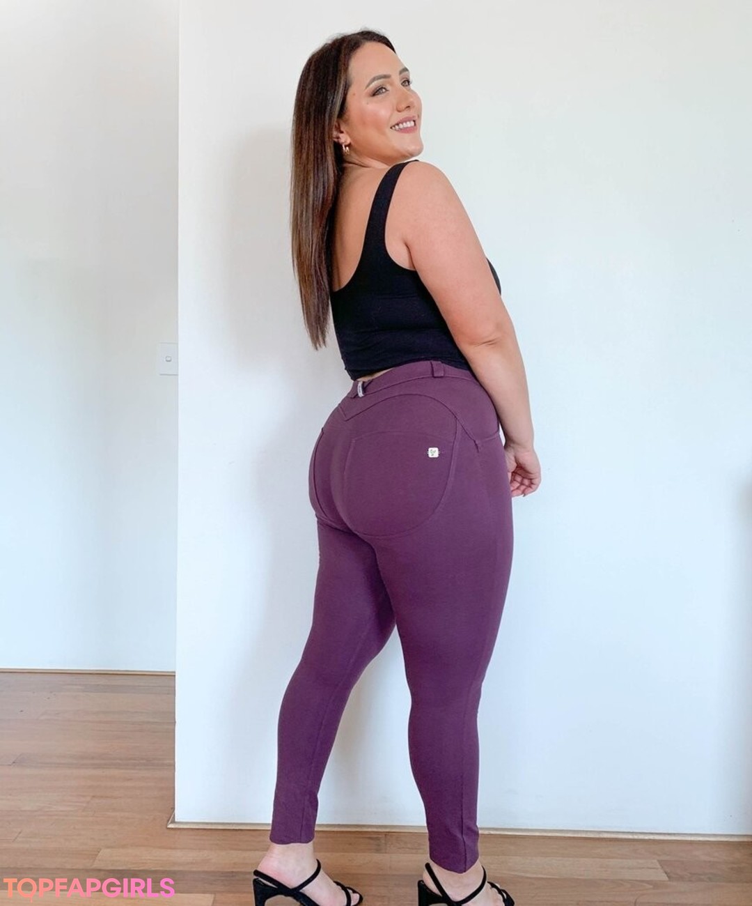 Foto desnuda filtrada de OnlyFans de Yasmine Minovski #107 Foto desnuda filtrada de OnlyFans de Yasmine Minovski #107