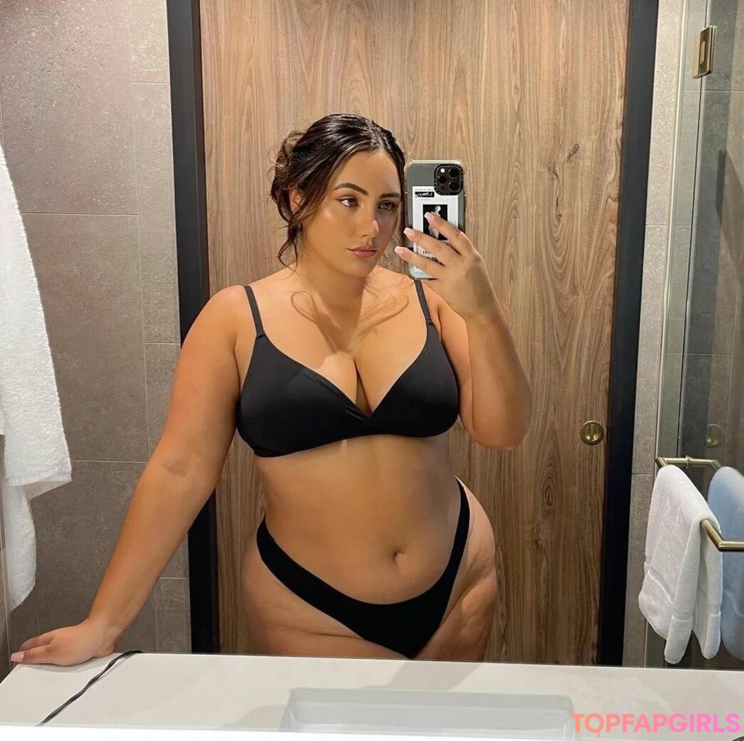 Foto desnuda filtrada de OnlyFans de Yasmine Minovski #15 Foto desnuda filtrada de OnlyFans de Yasmine Minovski #15