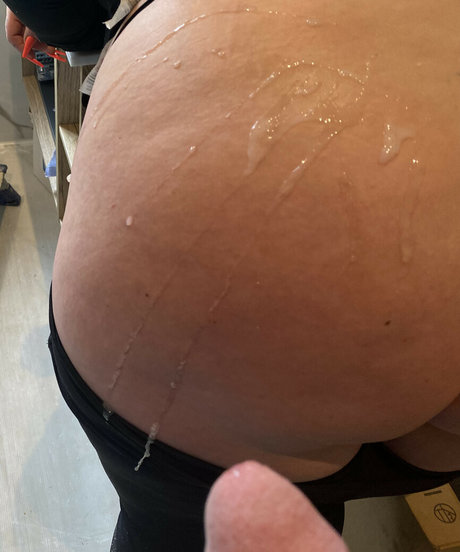 Foto desnuda filtrada de OnlyFans de Theagegapcouple