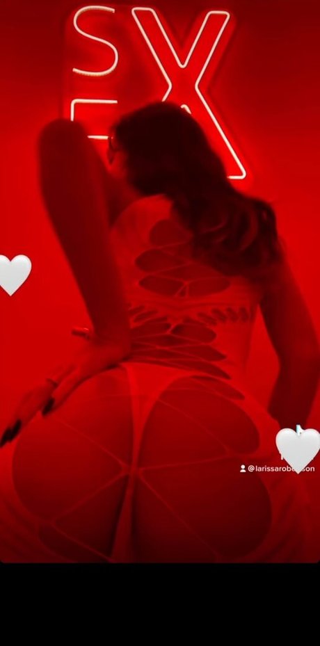 Foto desnuda filtrada de OnlyFans de Larissa Robertson