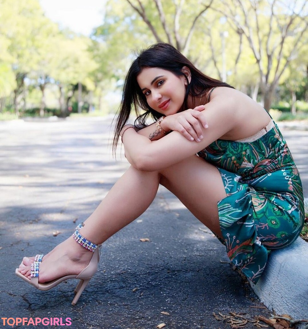 Foto desnuda filtrada de OnlyFans de Meetii Kalher #193 Foto desnuda filtrada de OnlyFans de Meetii Kalher #193