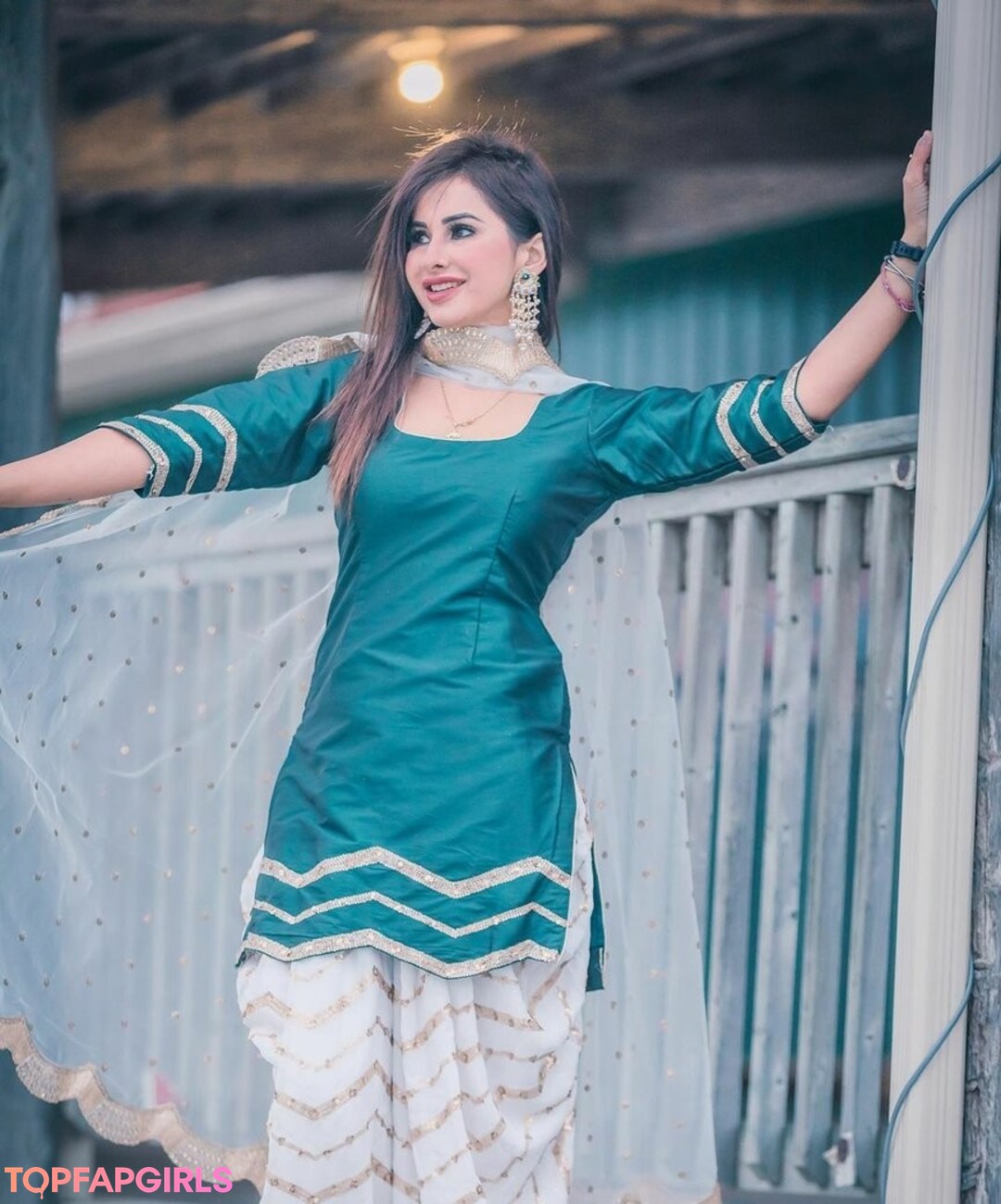 Foto desnuda filtrada de OnlyFans de Meetii Kalher #256 Foto desnuda filtrada de OnlyFans de Meetii Kalher #256