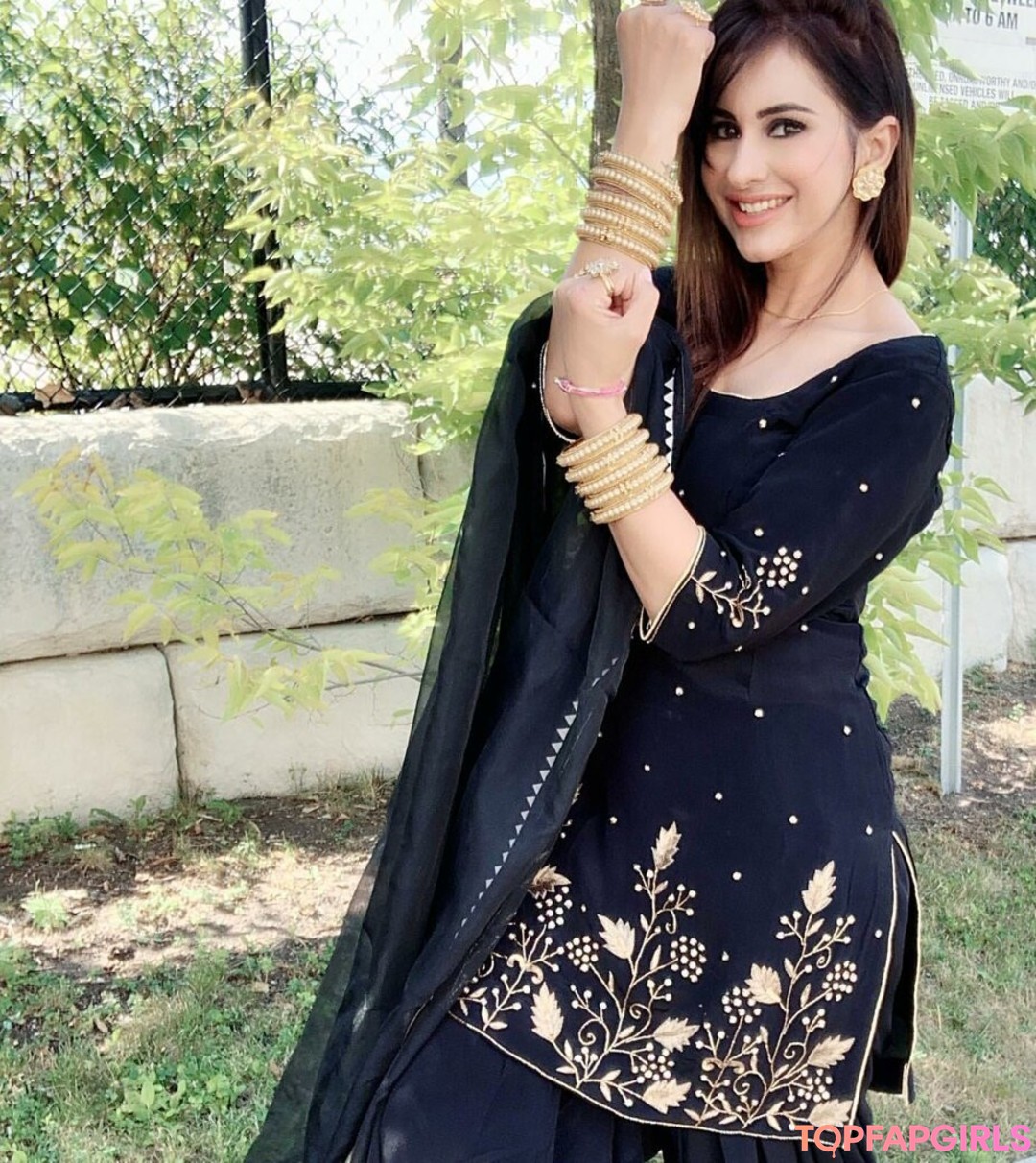 Foto desnuda filtrada de OnlyFans de Meetii Kalher #585 Foto desnuda filtrada de OnlyFans de Meetii Kalher #585