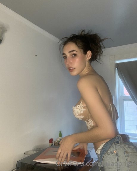 Foto desnuda filtrada de OnlyFans de Julia Bright