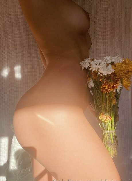 Foto desnuda filtrada de OnlyFans de Divine Jai