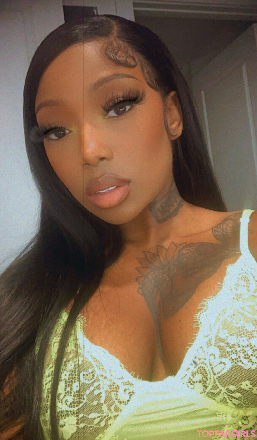 Foto desnuda filtrada de OnlyFans de Summerntae #44 Foto desnuda filtrada de OnlyFans de Summerntae #44