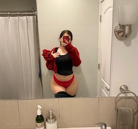 Foto desnuda filtrada de OnlyFans de Spicedupbellaxx