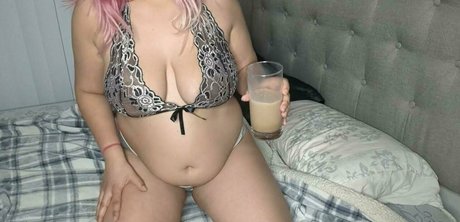Agirlwholikestoeat