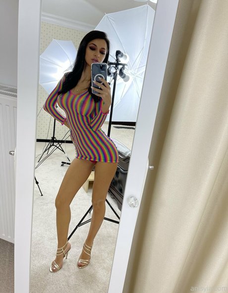 Foto desnuda filtrada de OnlyFans de Anisyia