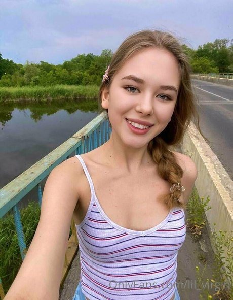 Foto desnuda filtrada de OnlyFans de Lilvirgin