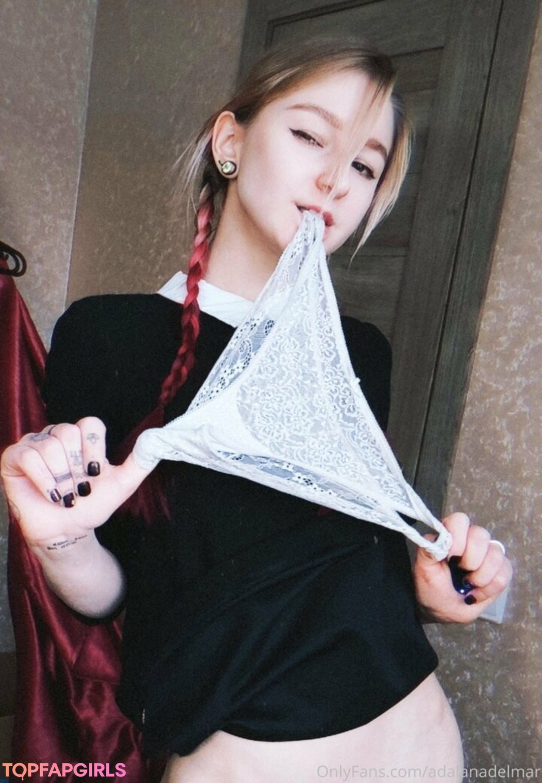 Foto desnuda filtrada de OnlyFans de Lana Delmar #216 Foto desnuda filtrada de OnlyFans de Lana Delmar #216