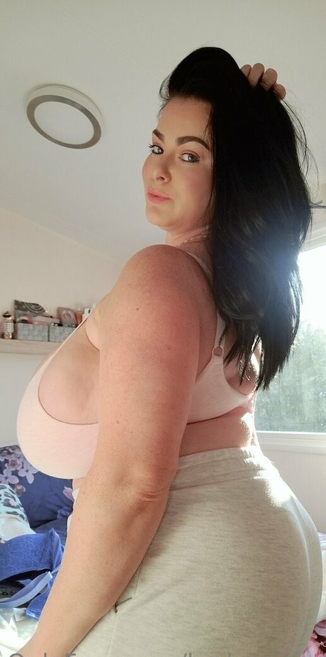 Foto desnuda filtrada de OnlyFans de Karla James