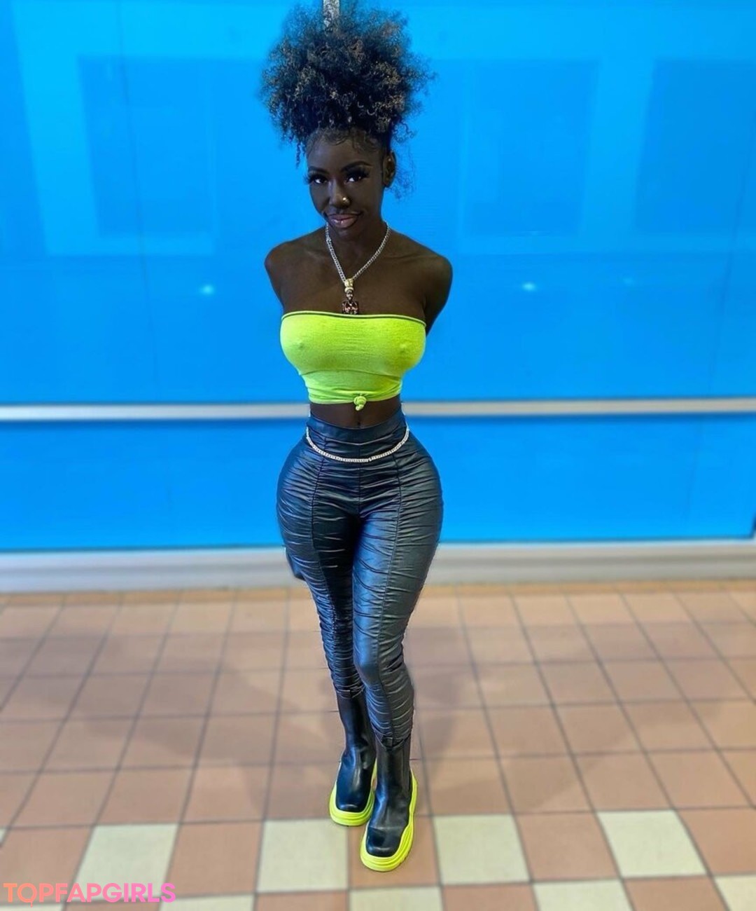 Foto desnuda filtrada de OnlyFans de Lazelle Doll #10 Foto desnuda filtrada de OnlyFans de Lazelle Doll #10