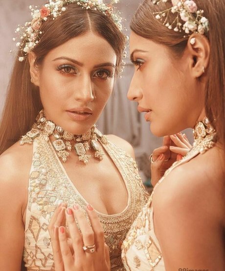 Foto desnuda filtrada de OnlyFans de Surbhi Chandna