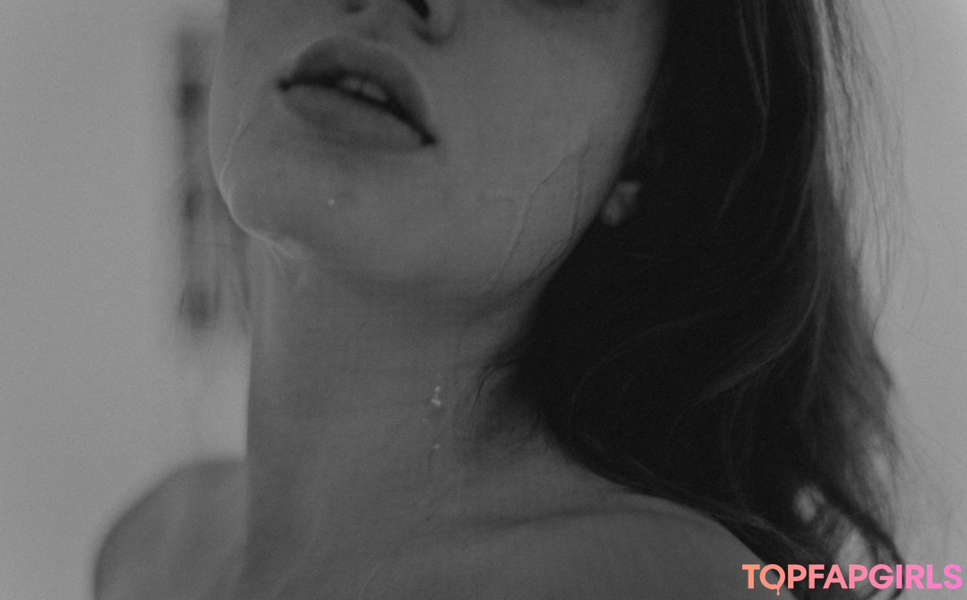 Foto desnuda filtrada de OnlyFans de Isa Provati #28 Foto desnuda filtrada de OnlyFans de Isa Provati #28