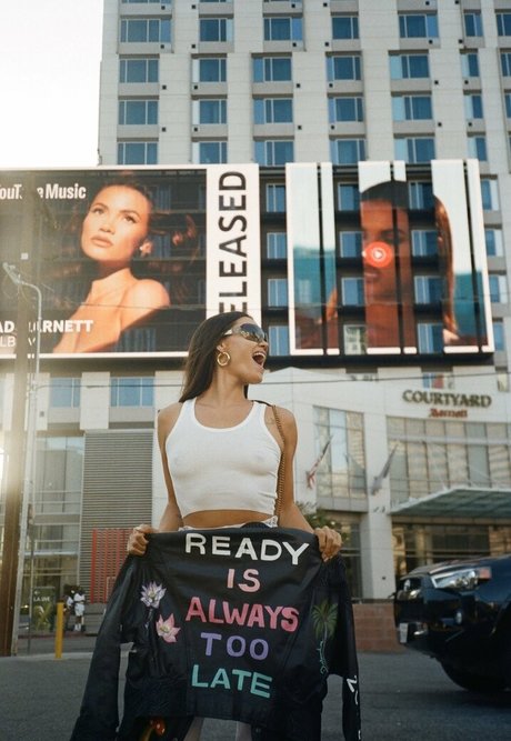 Sinead Harnett
