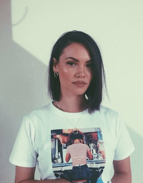 Sinead Harnett
