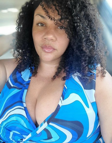 Foto desnuda filtrada de OnlyFans de Beigewunder