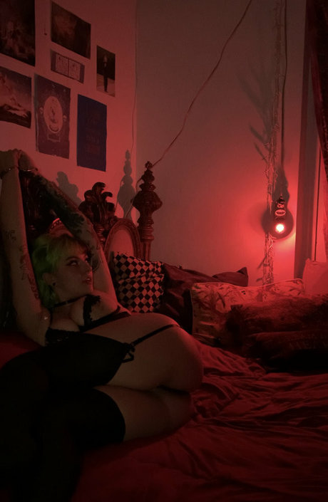Foto desnuda filtrada de OnlyFans de Lolla Haze