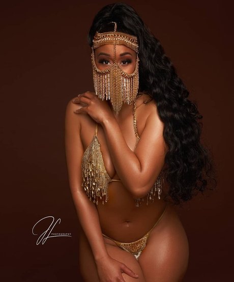 Cleo Cakes
