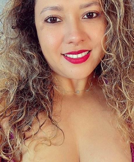 Foto desnuda filtrada de OnlyFans de Milf Avocado