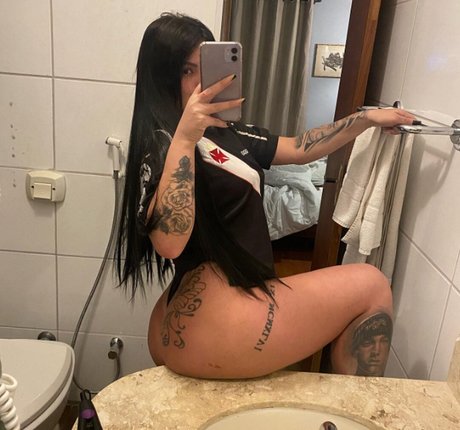 Foto desnuda filtrada de OnlyFans de Karlla Fariaz