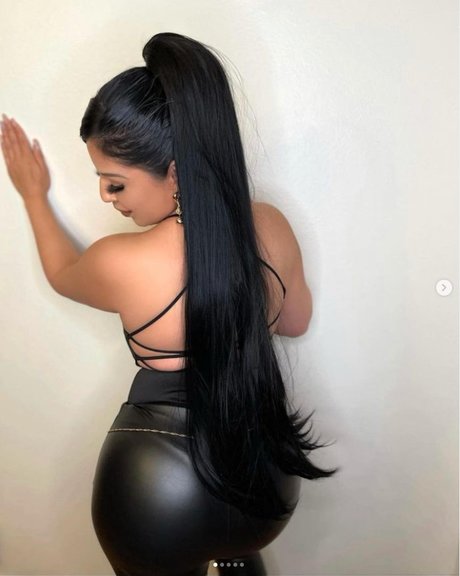 Foto desnuda filtrada de OnlyFans de Champagne Chronicles