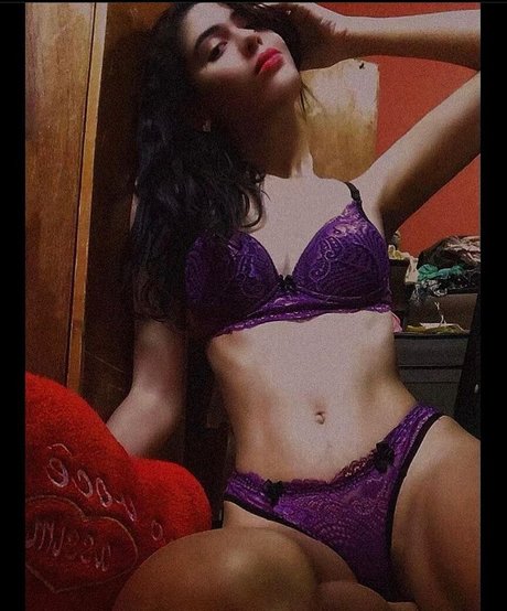 Foto desnuda filtrada de OnlyFans de Estrelaanaluh23