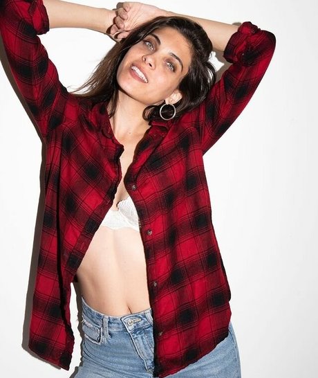 Foto desnuda filtrada de OnlyFans de Meyran Menkes