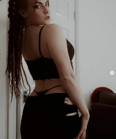 Foto desnuda filtrada de OnlyFans de Mini Mia