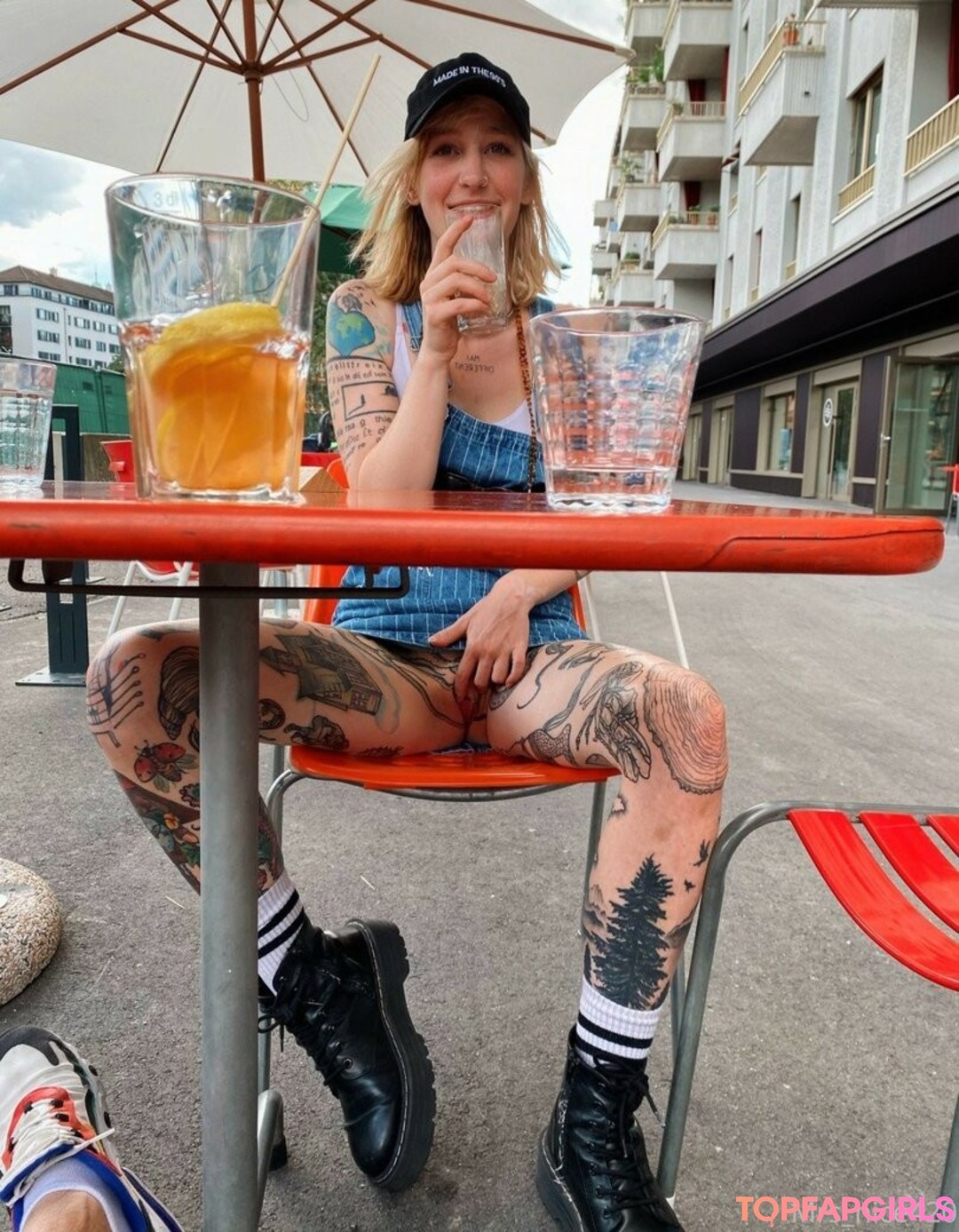 Foto desnuda filtrada de OnlyFans de Mrsnice420 #2 Foto desnuda filtrada de OnlyFans de Mrsnice420 #2