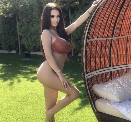 Foto desnuda filtrada de OnlyFans de Athristovaa