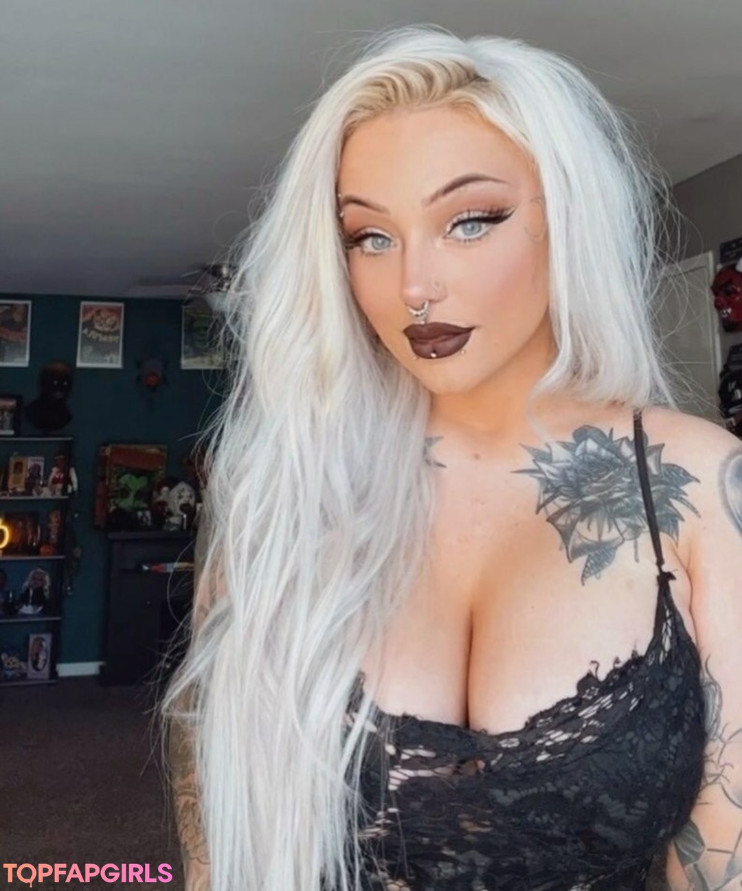 Foto desnuda filtrada de OnlyFans de Screamqueen68 #19 Foto desnuda filtrada de OnlyFans de Screamqueen68 #19