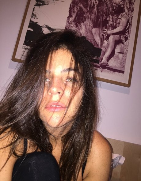 Foto desnuda filtrada de OnlyFans de Julia Restoin Roitfeld