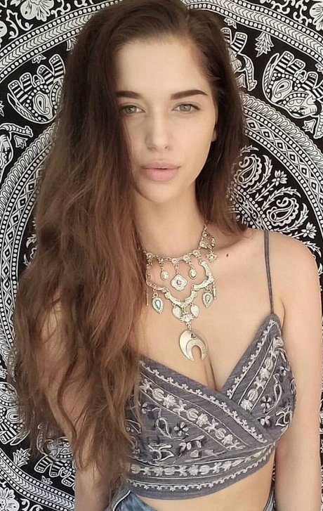 Ella Kat