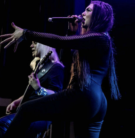WomenMetal