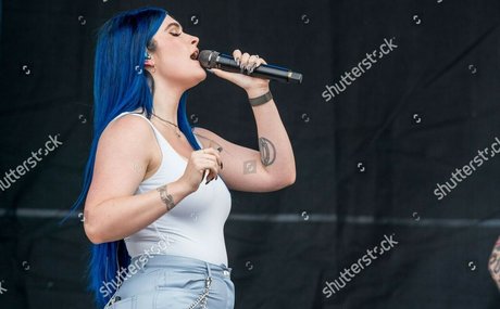 WomenMetal