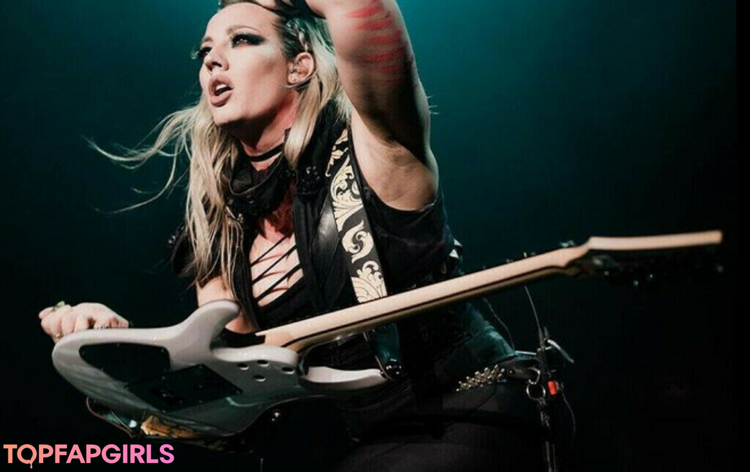 Foto desnuda filtrada de OnlyFans de Womenmetal #333 Foto desnuda filtrada de OnlyFans de Womenmetal #333