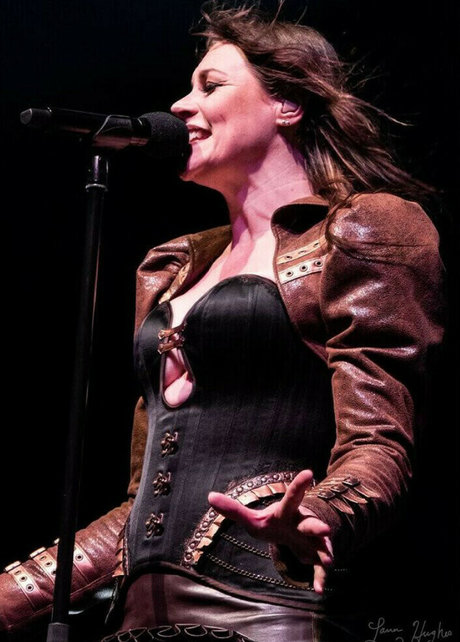 WomenMetal