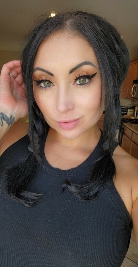 Vegashousewifey